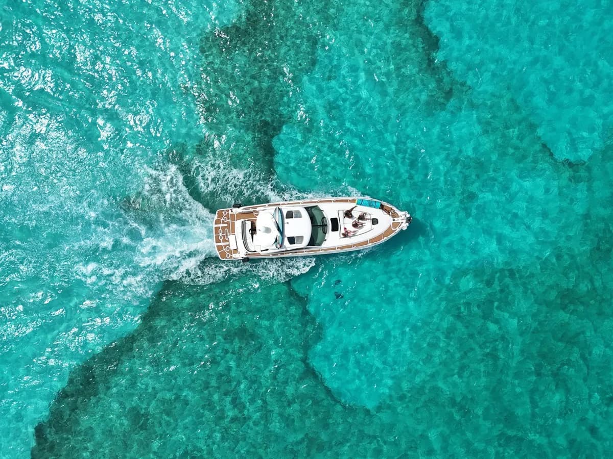 Isla Mujeres Tour - luxury yacht experience in Cancún